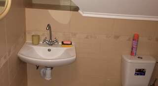 Гостевой дом Lavanda Светлогорск Двухместный номер с 1 кроватью или 2 отдельными кроватями и общей ванной комнатой-3